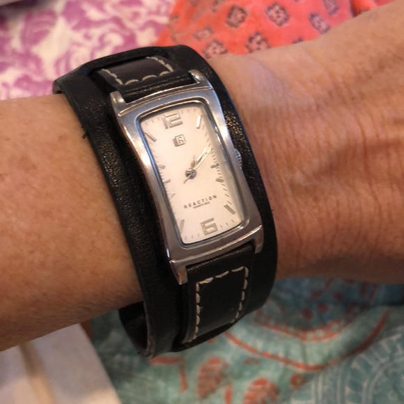 Reaction Watch - Picture 1 of 5